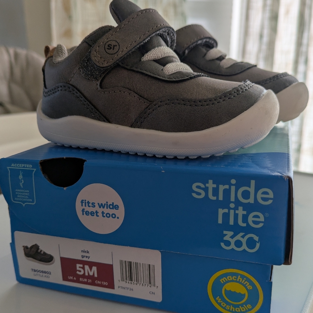 Stride Rite 360 Nick Grey Size 5 New In Box